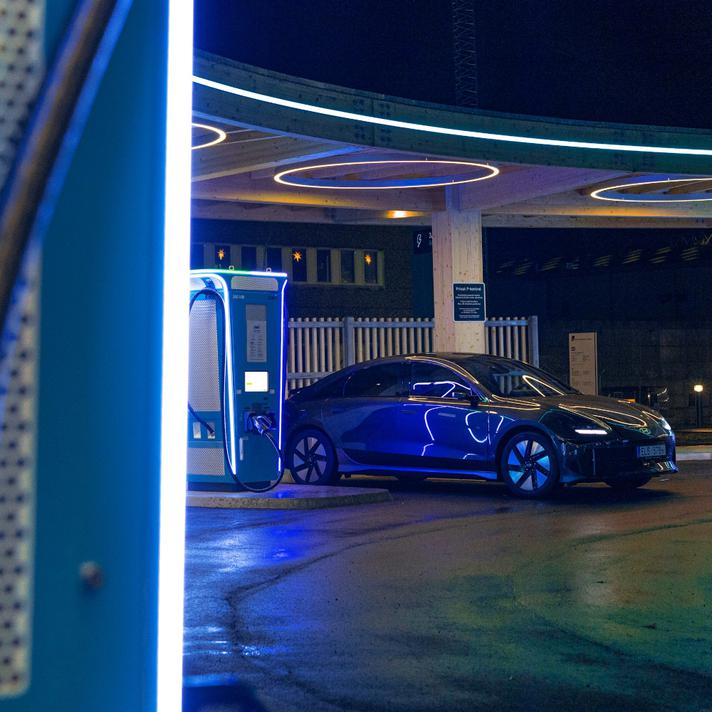 Electric & Hybrid Car Servicing: What Changes, What Stays the Same