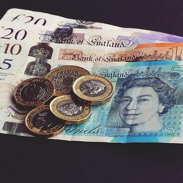 Christmas Savers: Top Tips For Saving Cash As You Drive