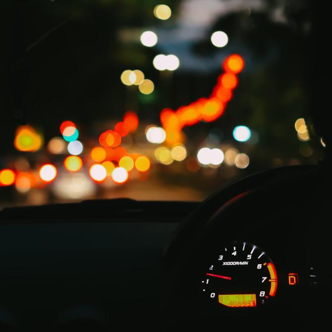 Driving in the Dark: Top Tips for Safe Night-time Driving