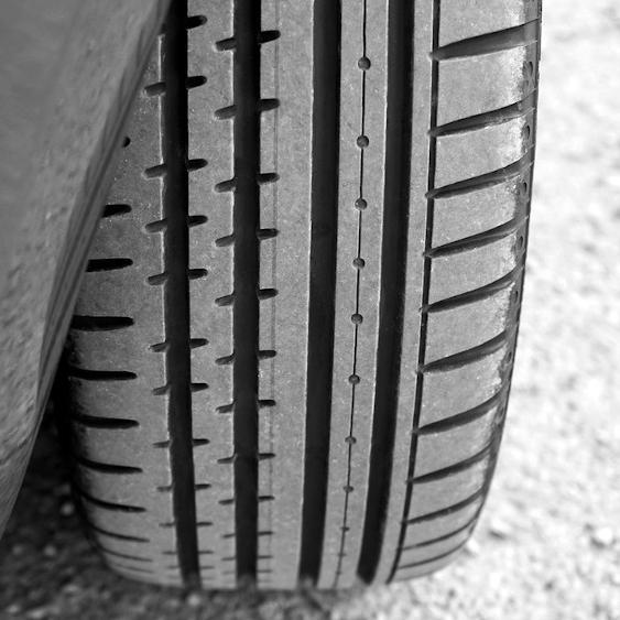 What To Do (and What Not To Do) If You Get A Flat Tyre